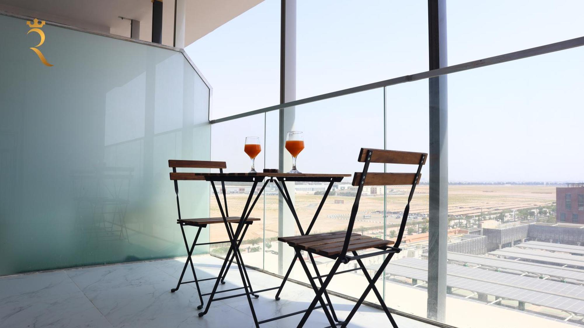 Appartamento Elegant 2br Retreat In Masdar